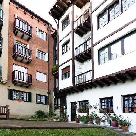 Olerki By Smiling Hondarribia